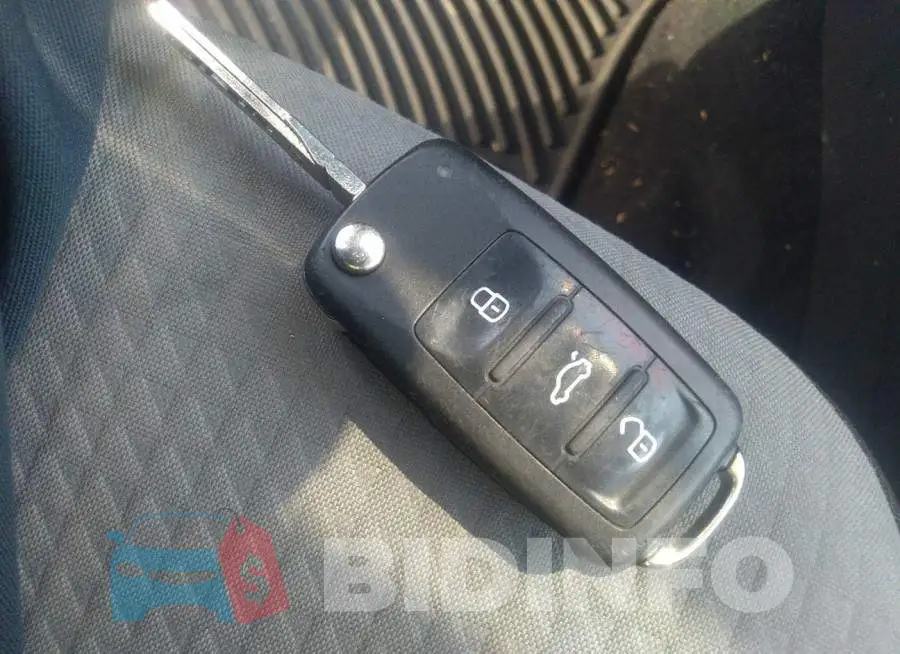 3VW2B7AJ8HM360304 Photo# 11