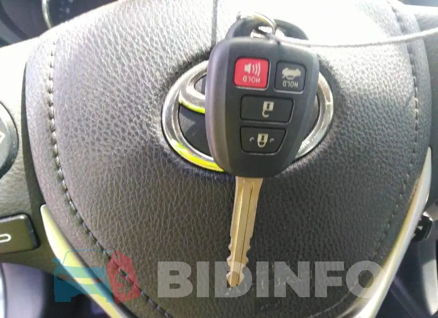 2T1BURHE5GC570061 Photo# 11