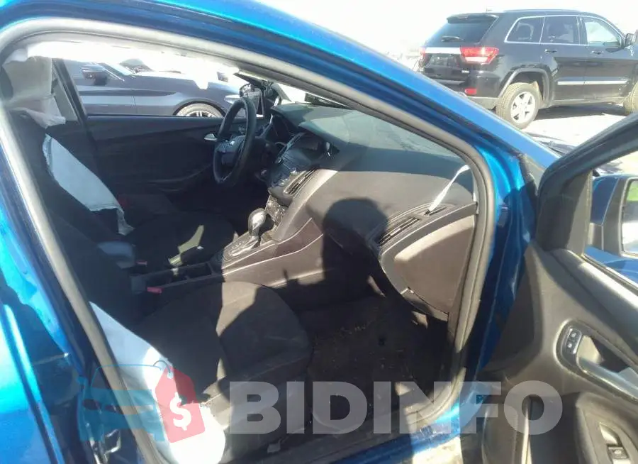 1FADP3F27JL207661 Photo# 5