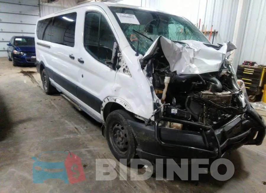 1FBZX2YM8HKA40627 Photo# 1