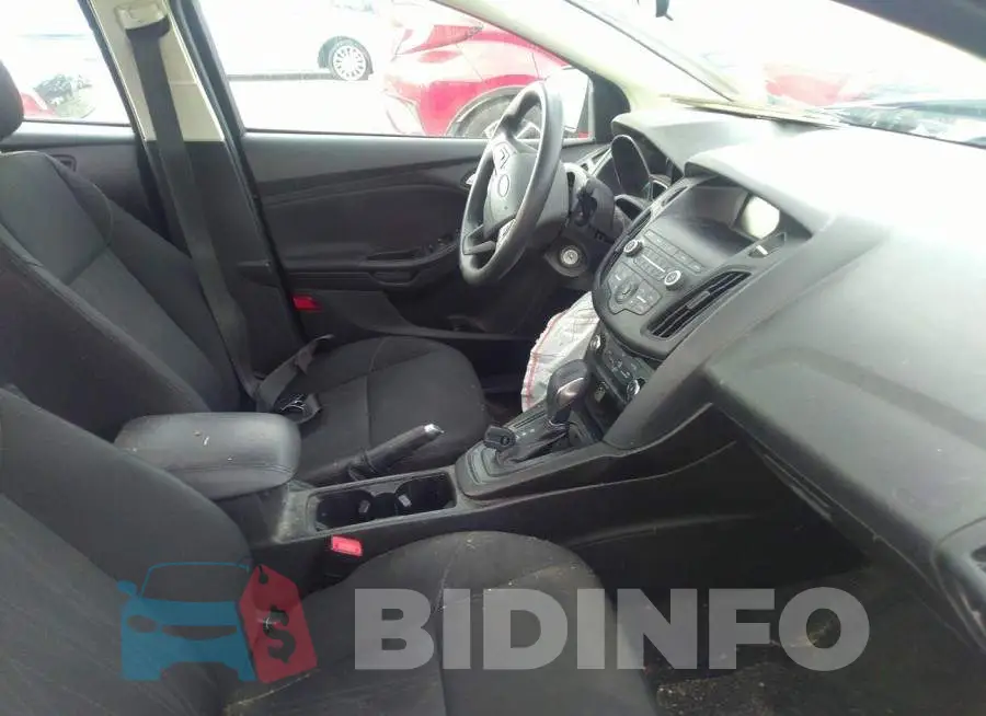1FADP3F27JL229451 Photo# 5