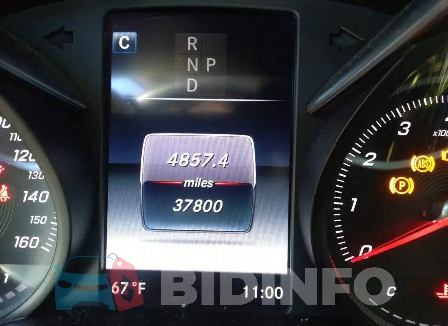 55SWF4KB6JU251864 Photo# 7
