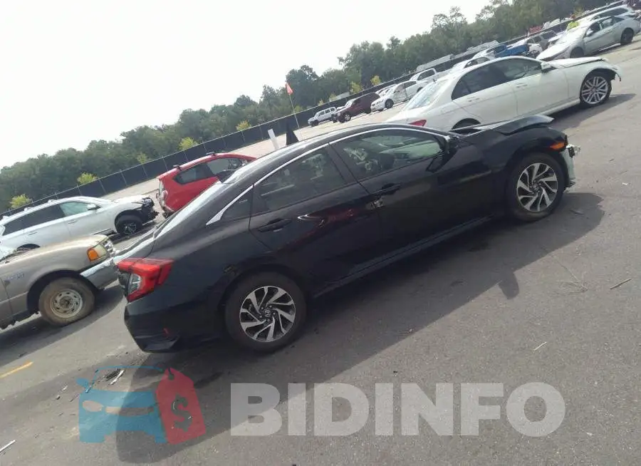19XFC2F77HE063097 Photo# 4
