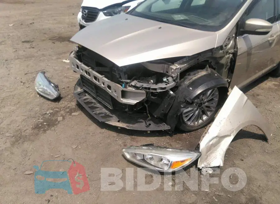 1FADP3N26HL287529 Photo# 6