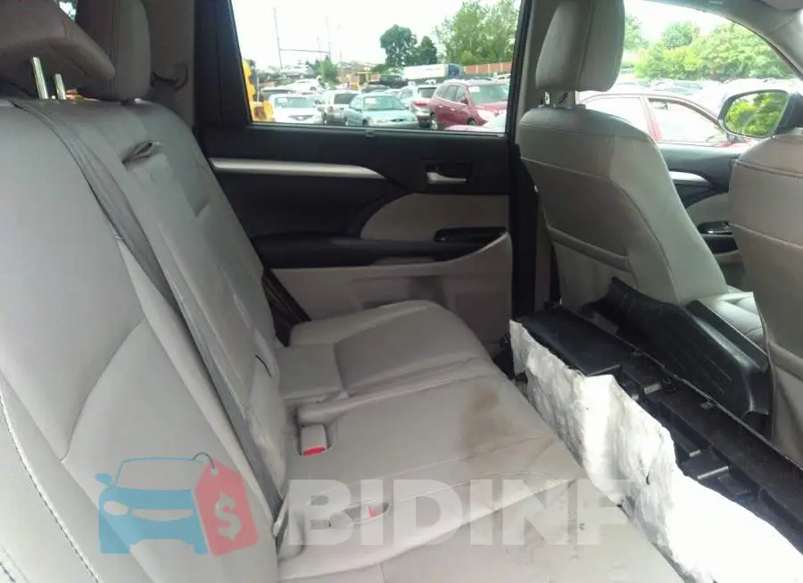 5TDJKRFH6GS288243 Photo# 8