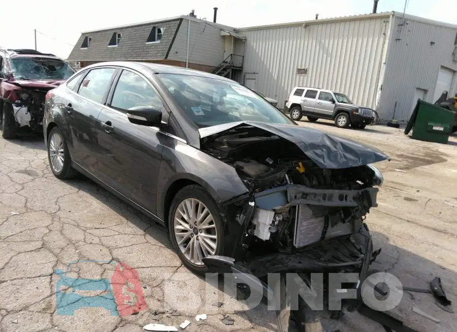 1FADP3J27JL309243 Photo# 1