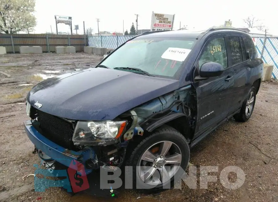 1C4NJDEB4HD128038 Photo# 2