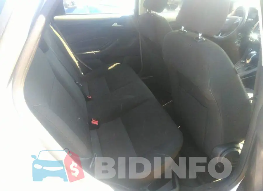 1FADP3F27FL260349 Photo# 8