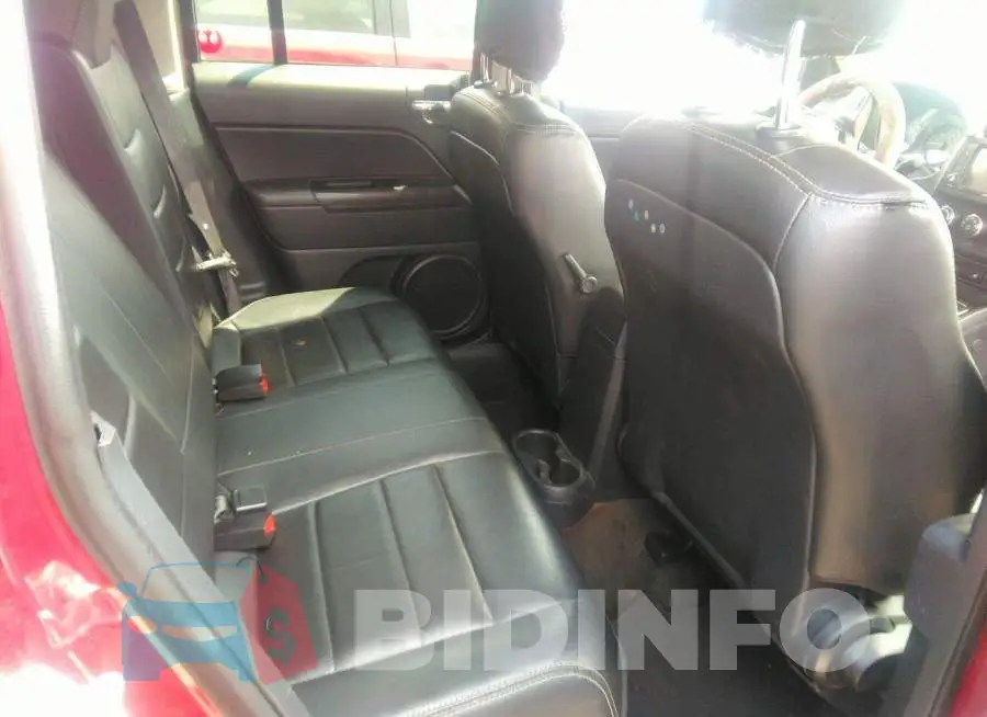 1C4NJPFA1GD777396 Photo# 8