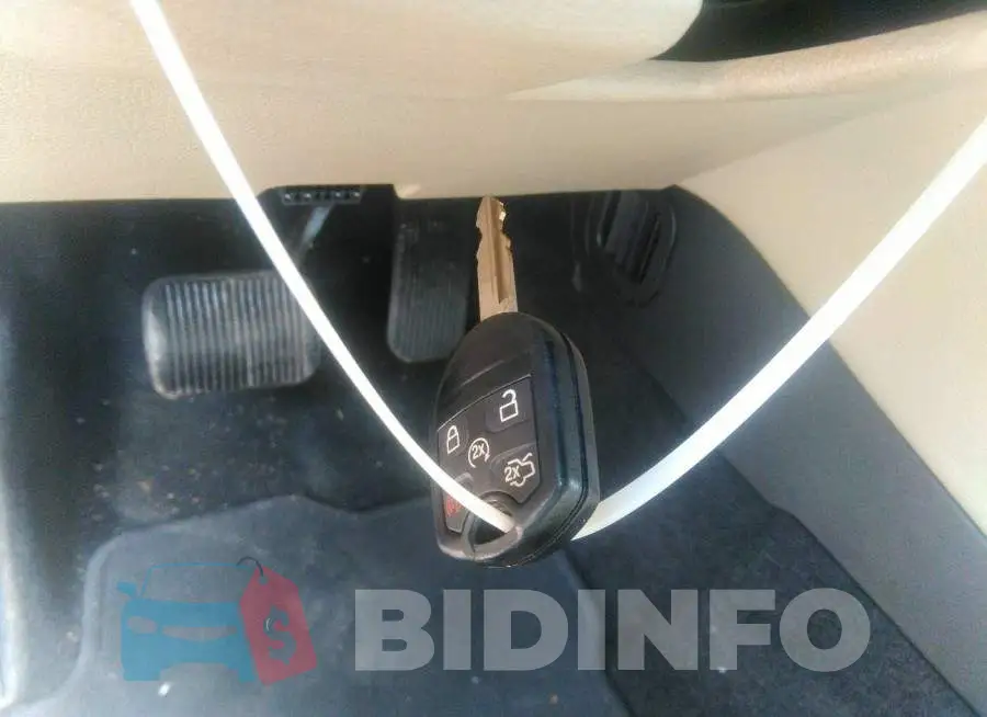 1FAHP2E84GG125650 Photo# 11
