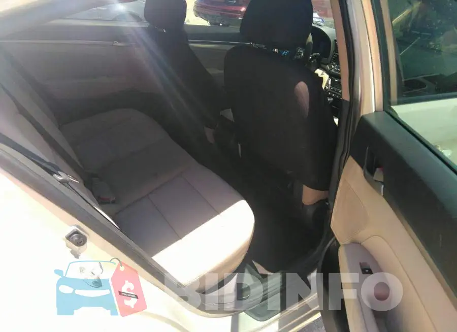 5NPD84LF3HH190988 Photo# 8