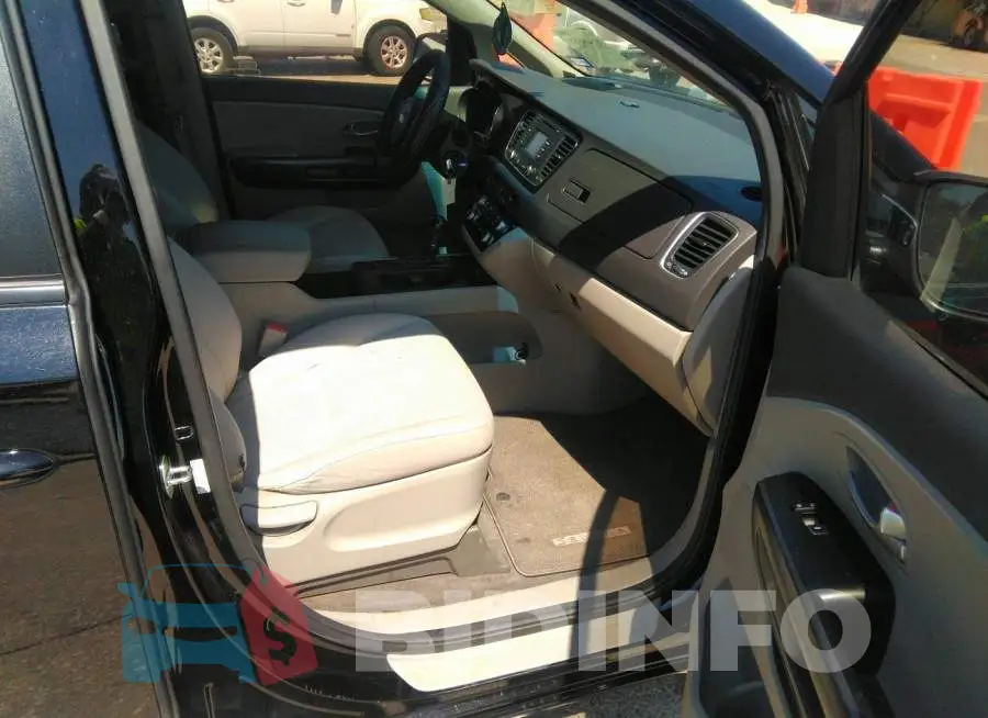 KNDMB5C14G6085963 Photo# 5