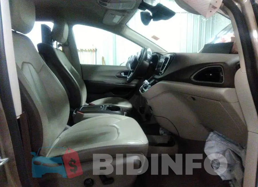 2C4RC1EG0HR734522 Photo# 5