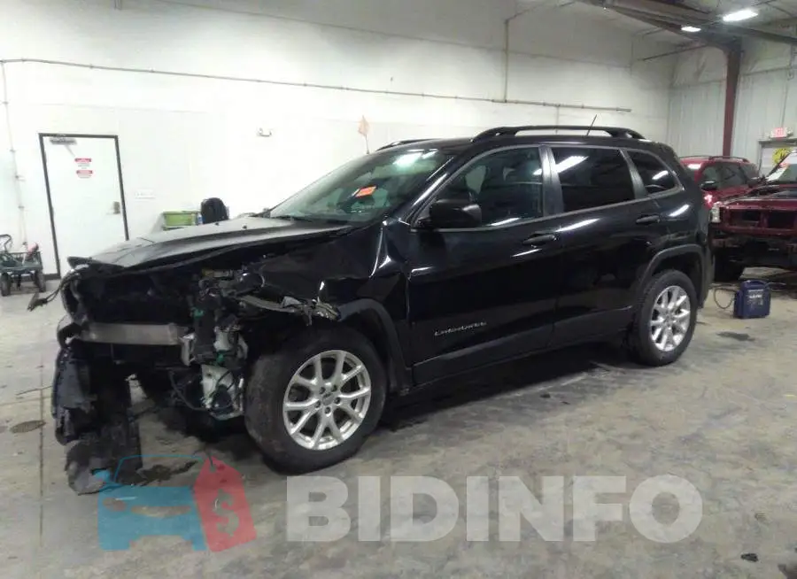 1C4PJLAB4GW217121 Photo# 2