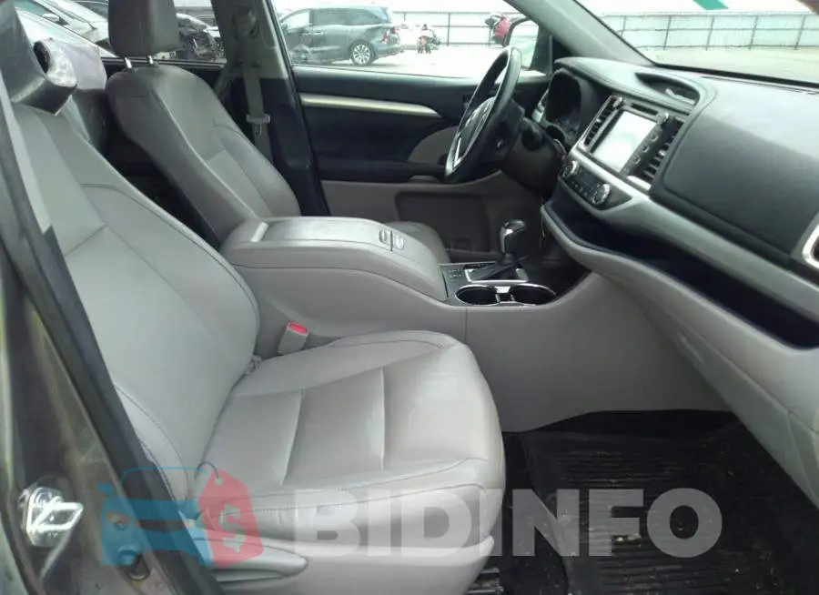 5TDJKRFH5GS354667 Photo# 5
