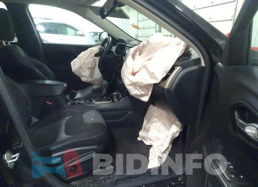 1C4PJLAB4GW217121 Photo# 5