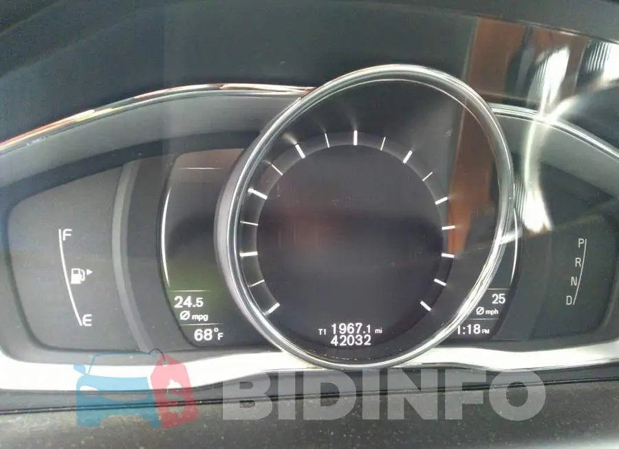 YV440MRU9H2226033 Photo# 7
