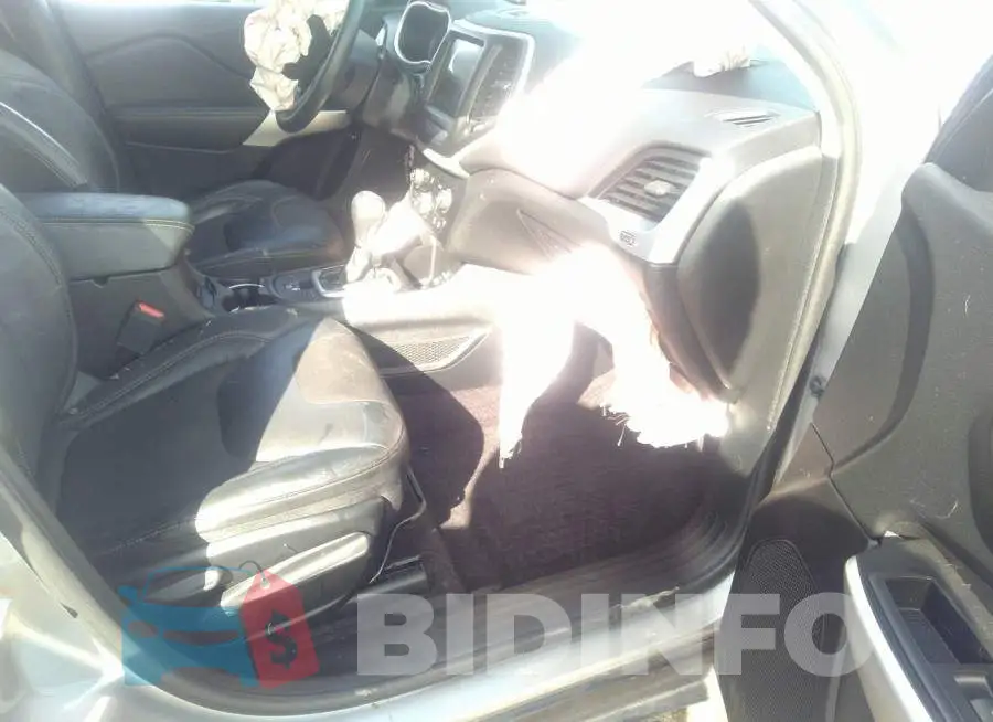 1C4PJLLB7JD577323 Photo# 5