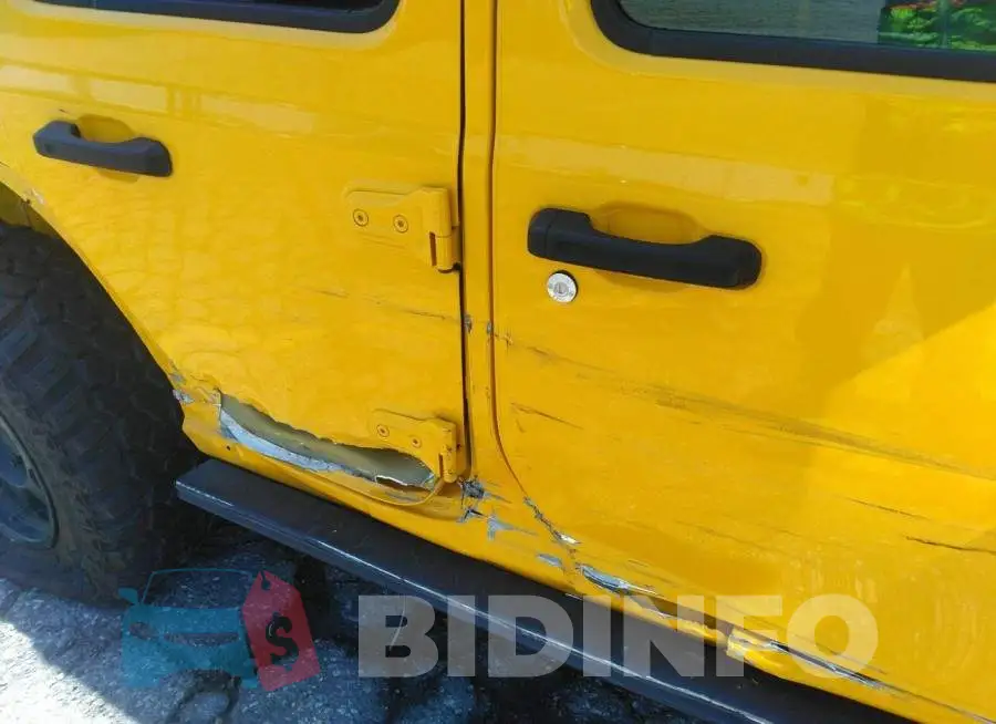 1C4HJXDG3JW291107 Photo# 6