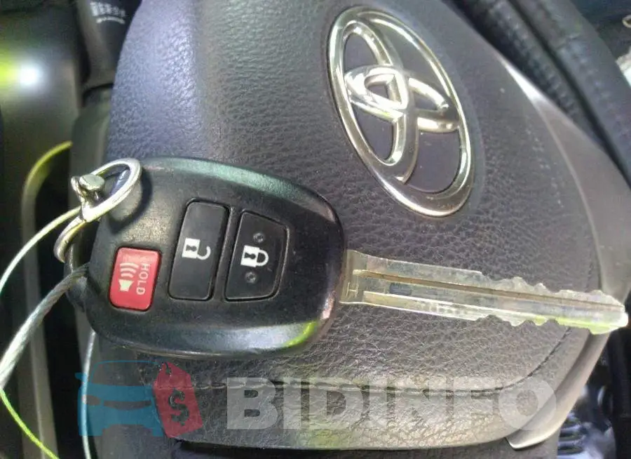 JTMWFREV6JJ182672 Photo# 11