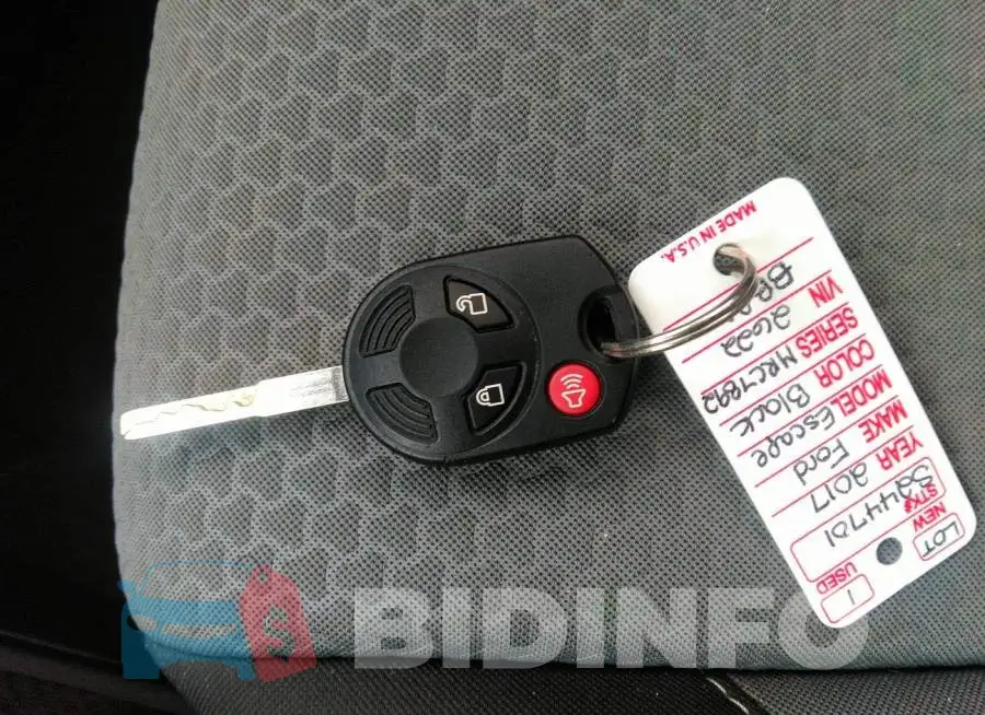 1FMCU0GD9HUA62622 Photo# 11
