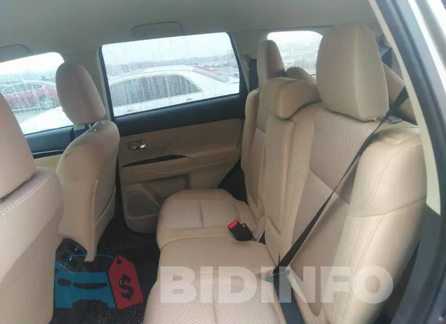 JA4AD2A39LZ010680 Photo# 8