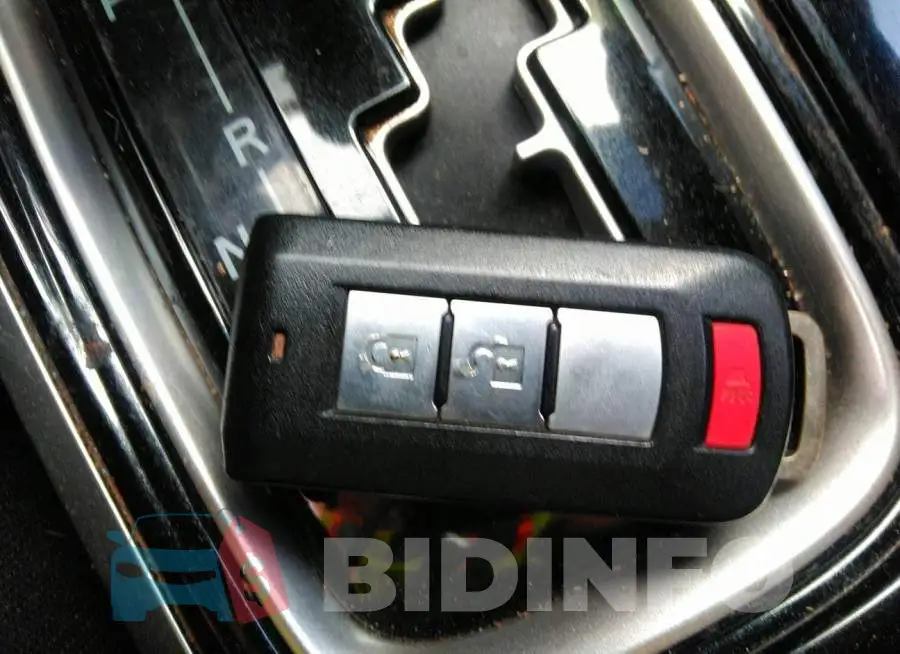 JA4AD3A31JZ035706 Photo# 11