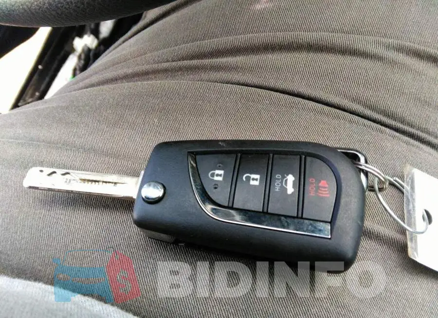 4T1C11AK3LU956825 Photo# 11