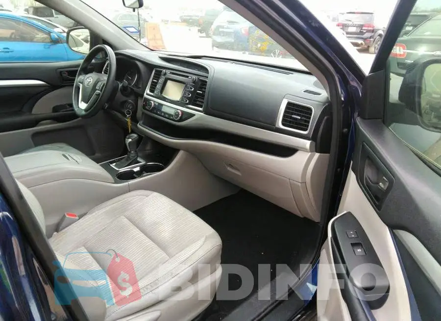5TDZKRFH6FS092837 Photo# 5