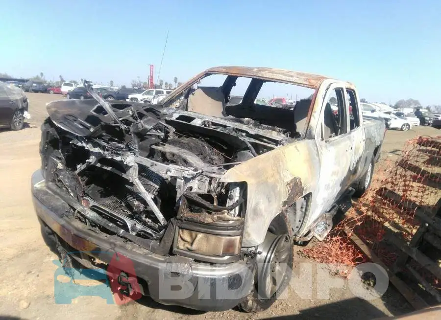 1GCVKREC2FZ158884 Photo# 2
