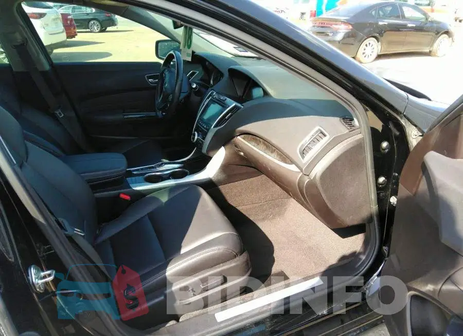19UUB2F36KA006795 Photo# 5