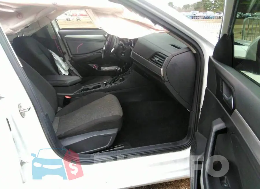 3VWCB7BUXKM217603 Photo# 5