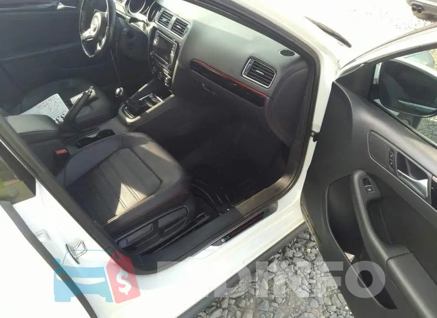 3VW5S7AJ7GM282349 Photo# 5