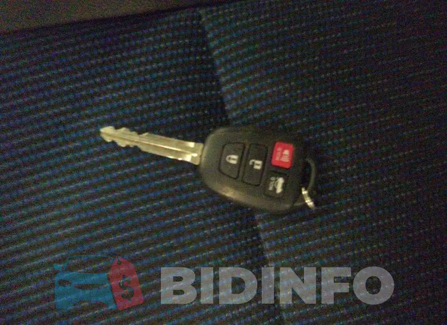 2T1BURHE4HC931121 Photo# 11