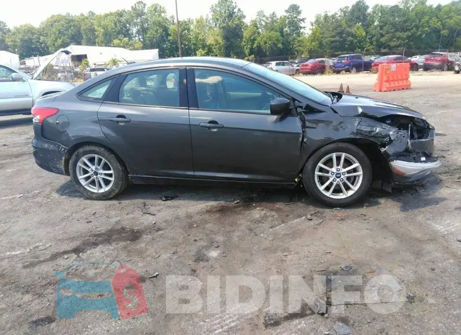 1FADP3F27JL257671 Photo# 6