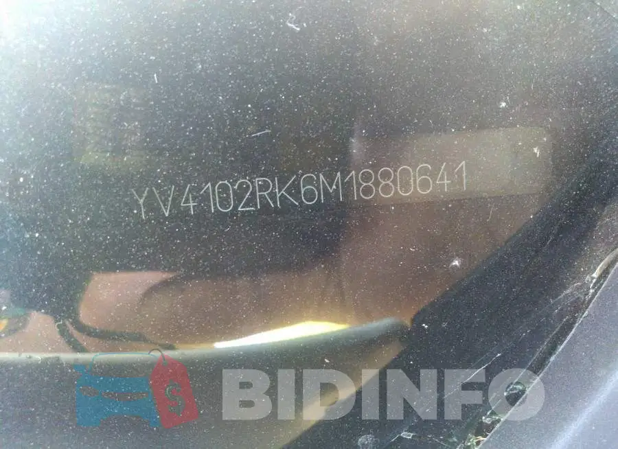 YV4102RK6M1880641 Photo# 9