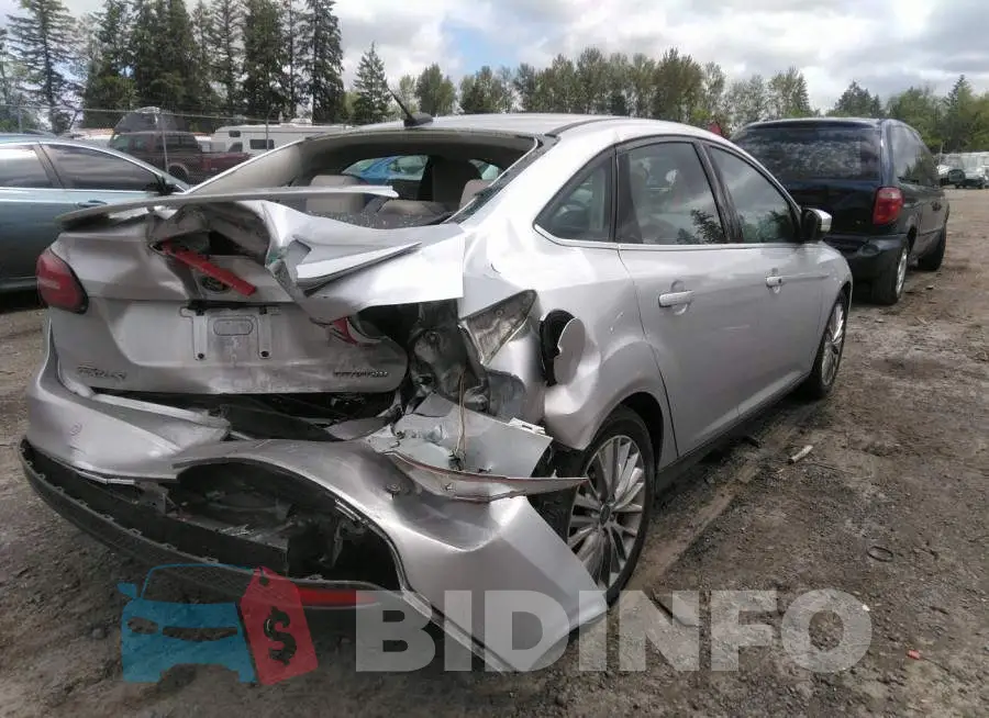 1FADP3J21JL314325 Photo# 4