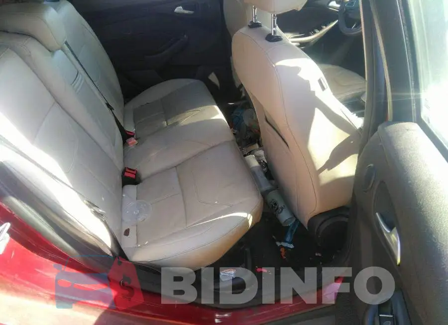 1FADP3N24GL340467 Photo# 8