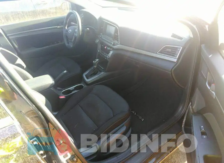 5NPD84LF0JH313636 Photo# 5