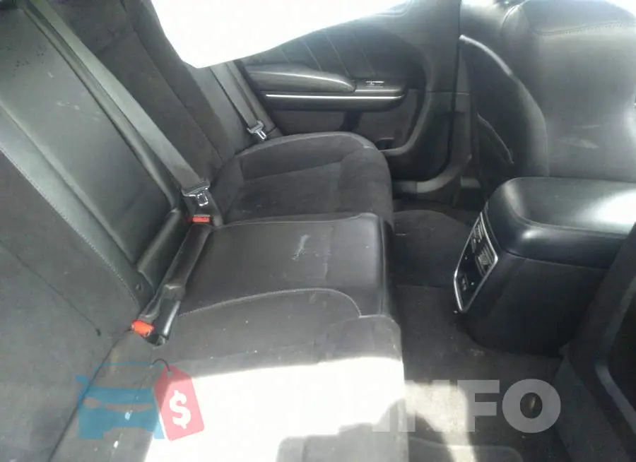 2C3CDXCT6MH575600 Photo# 8
