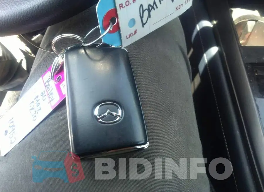 3MVDMBBL0LM140042 Photo# 11