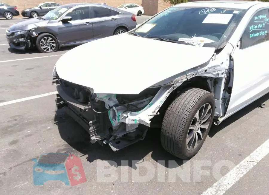 19UUB1F34HA002179 Photo# 6