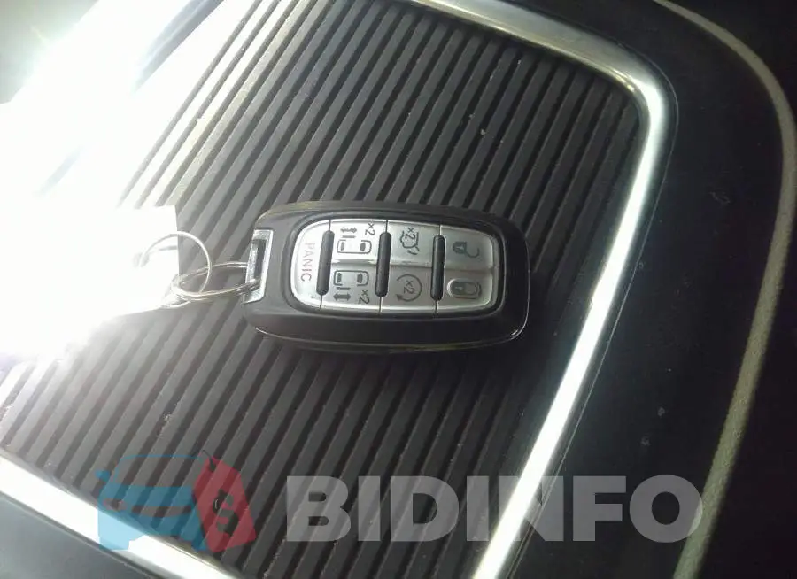 2C4RC1EG5JR289832 Photo# 11