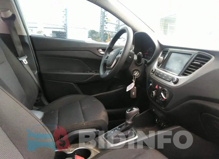 3KPC24A33JE031694 Photo# 5