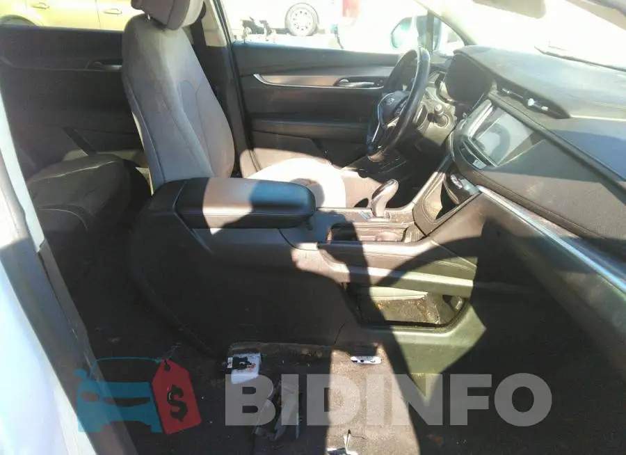 1GYKNCRSXJZ174942 Photo# 5