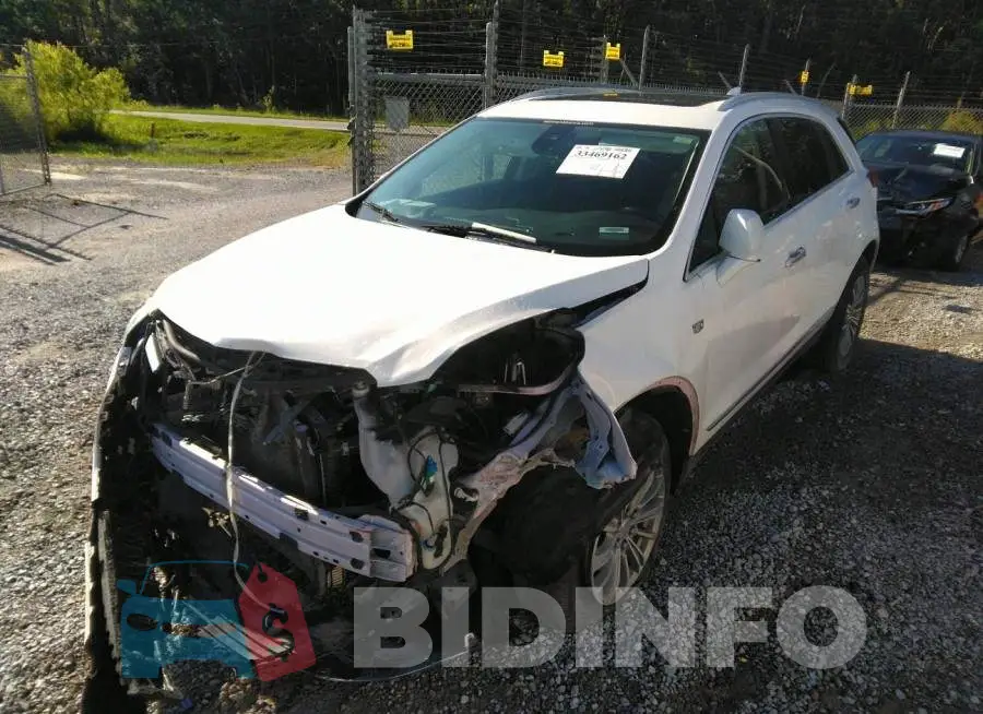 1GYKNCRSXJZ174942 Photo# 2