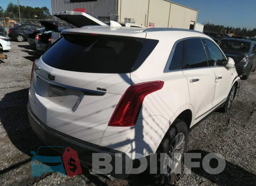 1GYKNCRSXJZ174942 Photo# 4