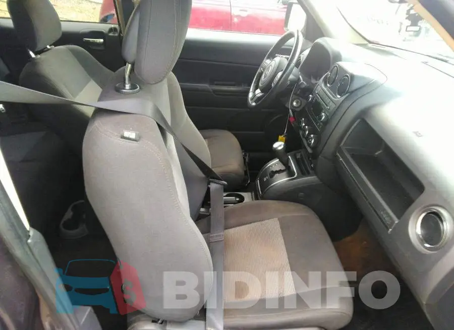 1C4NJPFA4GD612894 Photo# 5