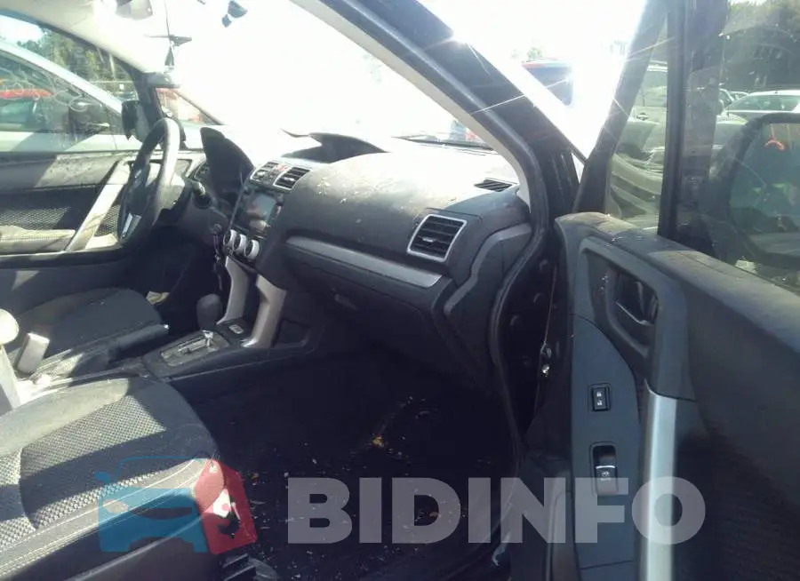 JF2SJAECXJH541057 Photo# 5