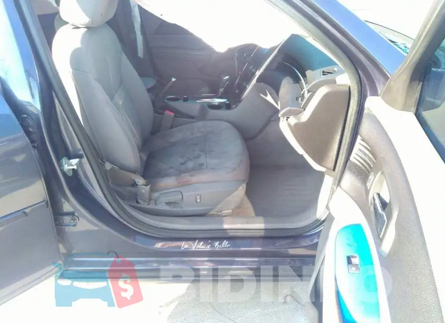 1G11B5SL1FF331557 Photo# 5